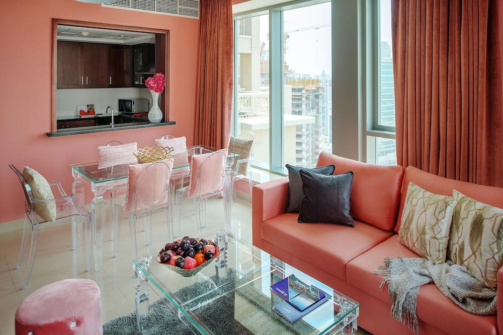 Dream - With Private Terrace, 29 Boulevard Downtown Apartment *