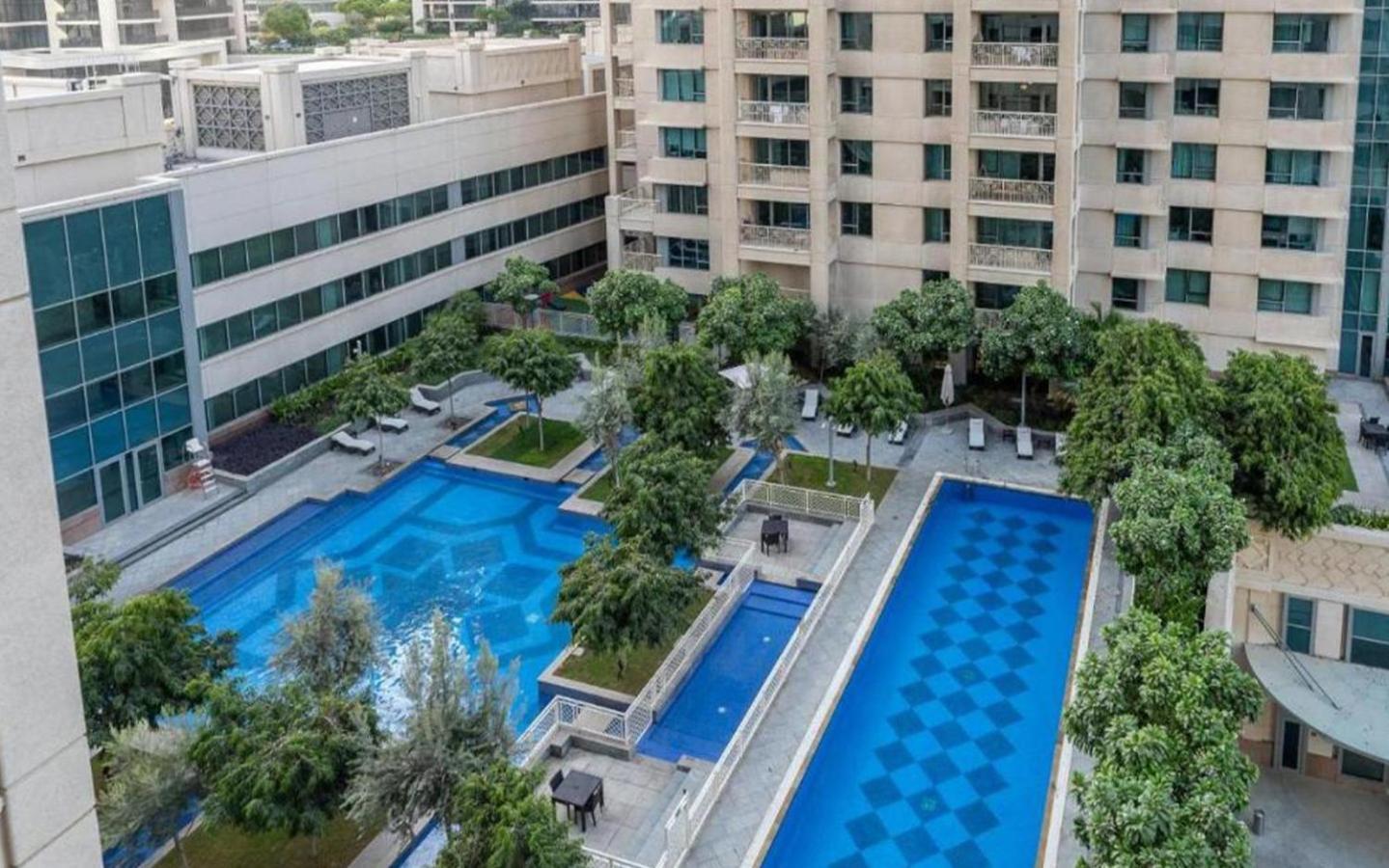 Dream - With Private Terrace, 29 Boulevard Downtown Apartment